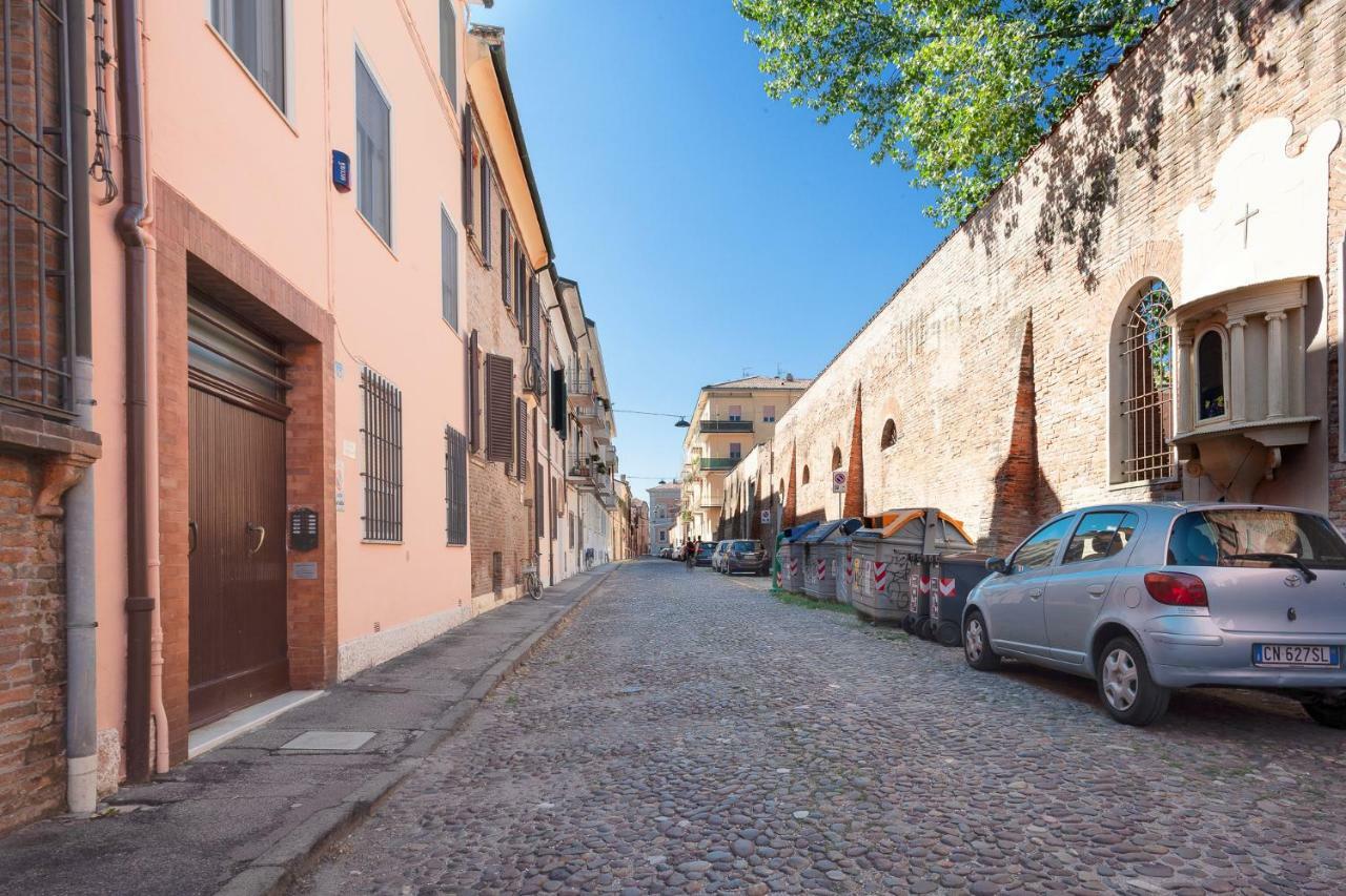 Duplex Apartment In Pieno Centro Ferrara Exterior foto